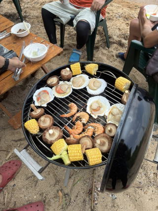 �e�[�u��, �H�i, ����, �M ���܂܂�Ă���摜

AI �����R���e���c�͌����܂މ\��������܂��B