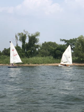 ���̒��ɂ��锿�D

AI �����R���e���c�͌����܂މ\��������܂��B