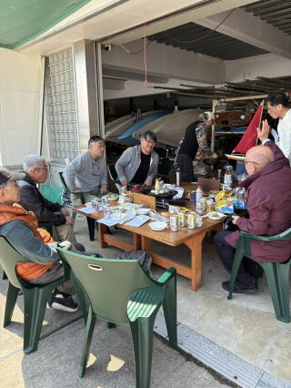 ���X�g�����̃e�[�u���ɍ����Ă���l����

AI �����R���e���c�͌����܂މ\��������܂��B