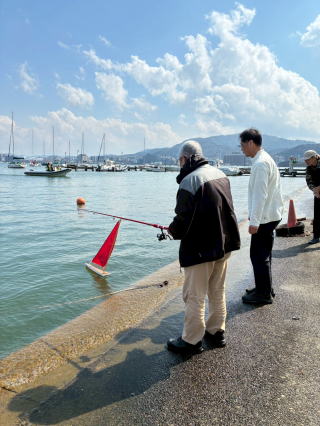 �C�̏������Ă���l����

AI �����R���e���c�͌����܂މ\��������܂��B